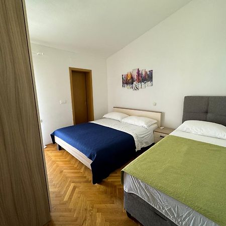 Apartmani Niks Makarska Bagian luar foto
