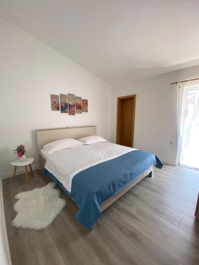 Apartmani Niks Makarska Bagian luar foto
