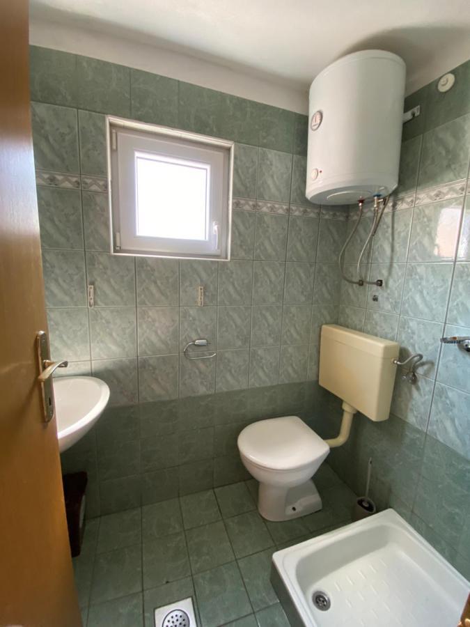 Apartmani Niks Makarska Bagian luar foto