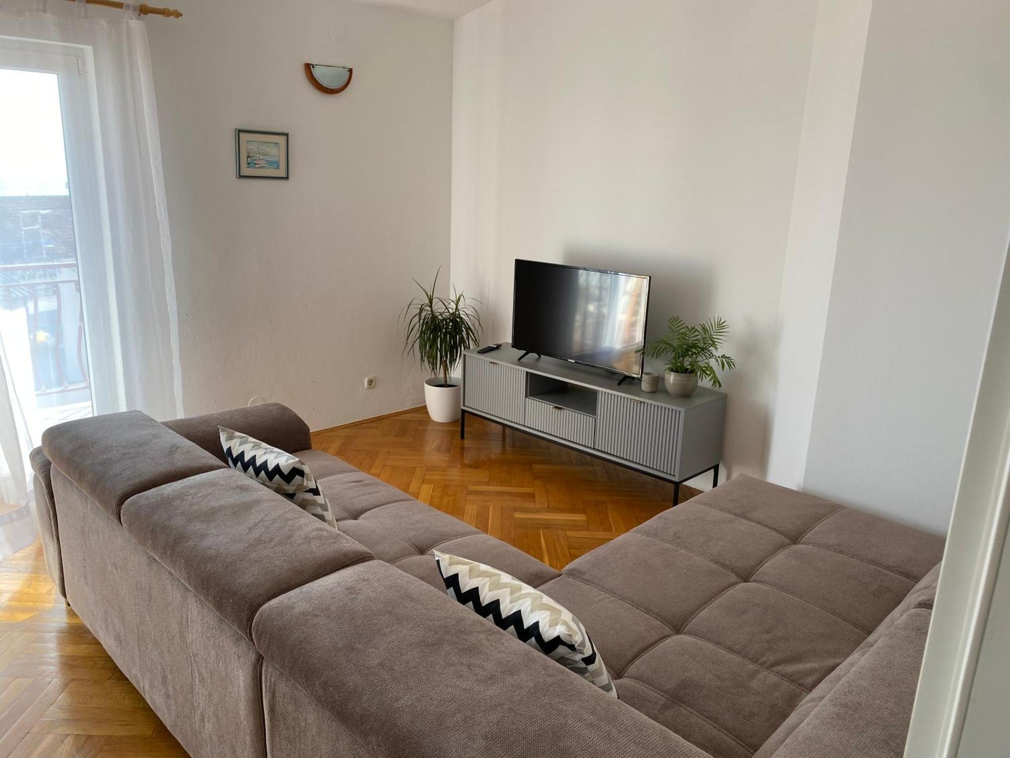 Apartmani Niks Makarska Bagian luar foto